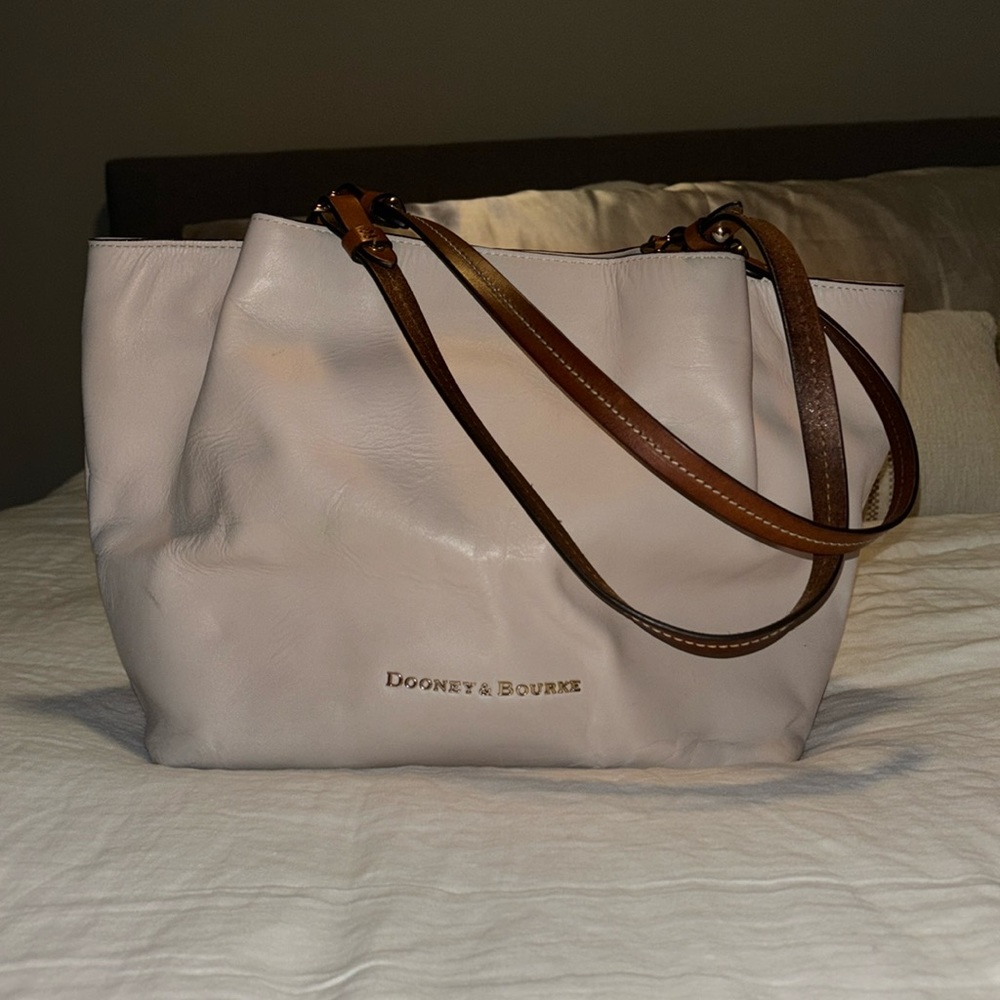 Dooney & Bourke bag